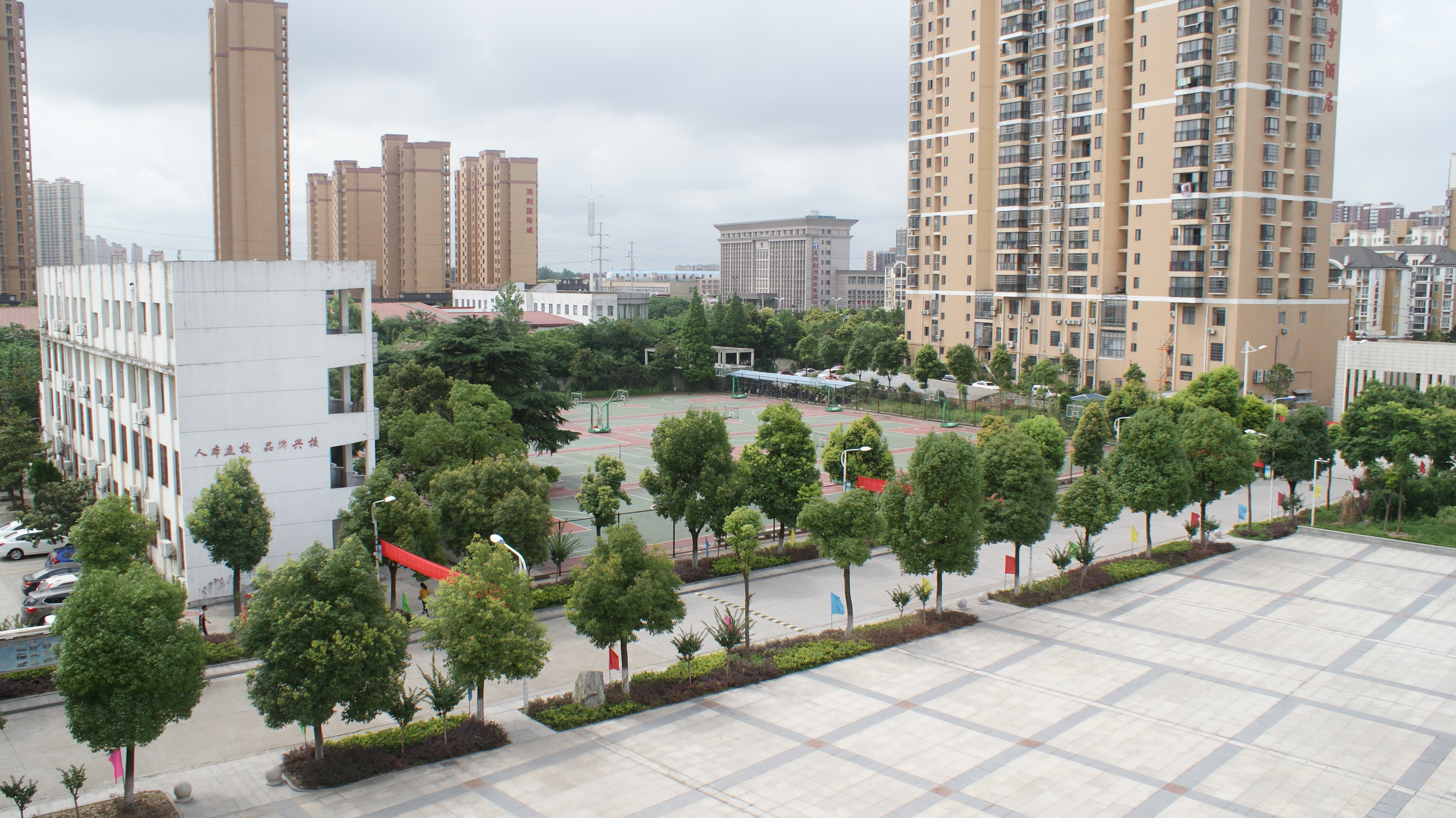 荊州教育學(xué)院成考院校環(huán)境